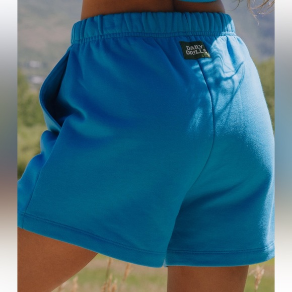 NWT daily drills fleece sweat shorts in tide size m/l! - Picture 2 of 4